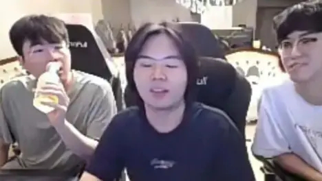 黑马崛起：老将新秀结合引领赛场经验传承，团队默契配合成就赛季中期爆发